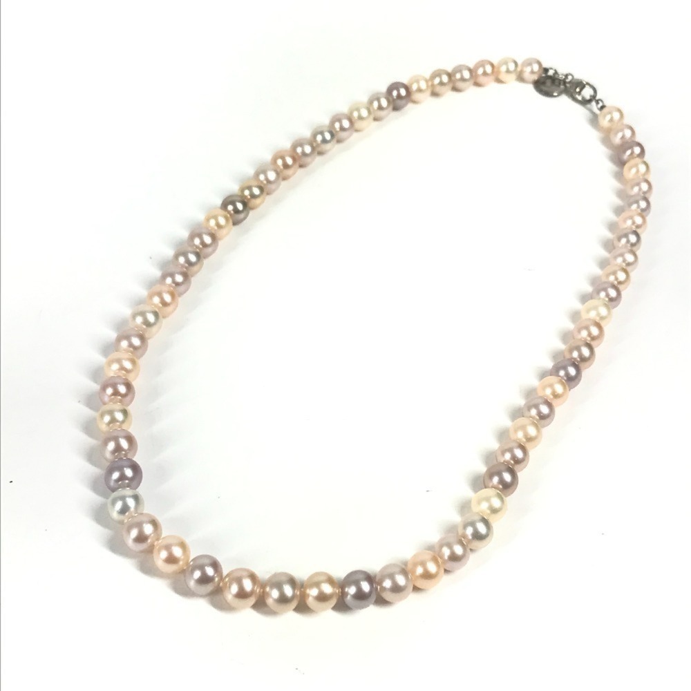 TIFFANY Pink Pearl Necklace